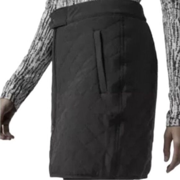 ATHLETA  Apres Ski Mini Skirt Size 8 Black Quilted Pockets Full Front Zip NEW - Picture 3 of 13